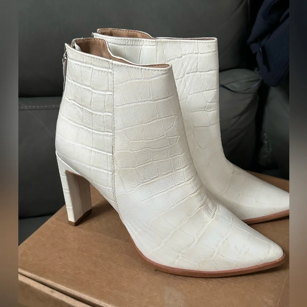 This is a Kaanas Cologne Croc-Embossed High-Heeled Boot in ivory bovine leather